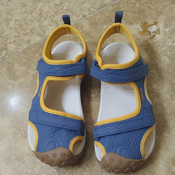 NWOT Kids Teva Sandals - Picture 1 of 6